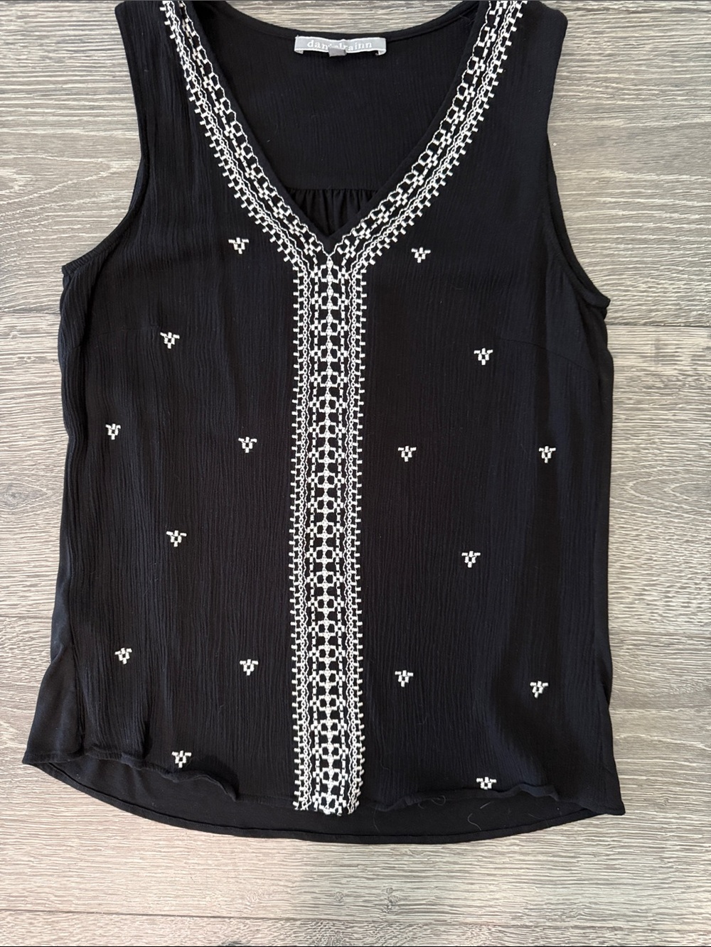 Daniel Rainn Black V-Neck Embroidered Sleeveless Top with White Trim
